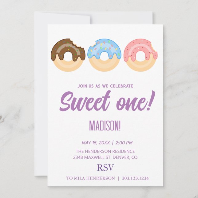 Süße Donuts, Regenbogenfarben, süßer erster Geburt Einladung (Vorderseite)