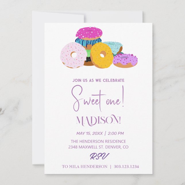 Süße Donuts, Regenbogenfarben, süßer erster Geburt Einladung (Vorderseite)
