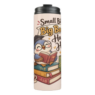 Süße Eule beim Lesen von Büchern Illustration Thermosbecher