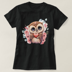 Süße Eule hält Herz inmitten von farbenfrohen Blum T-Shirt