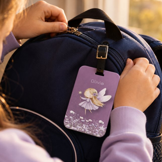 Süße Feen Lila Mädchen Gepäckanhänger (Monogrammed bag tag. Perfect for school, sports, travel. Cute fairy with person's name. )