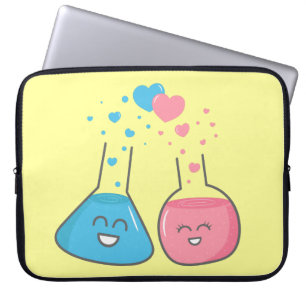 Süße Flaschen verliebt, wir haben Chemie Laptopschutzhülle