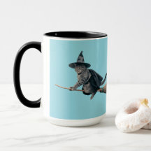 Süße getigerte Katzenhexe Halloween-Tasse
