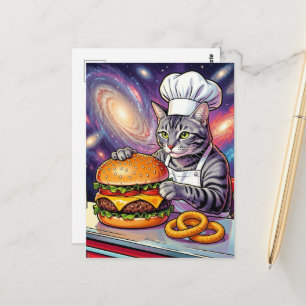 Süße graue Tabby-Katzenchef macht Cheeseburger Postkarte