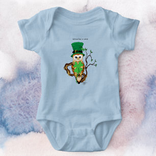 Süße grüne irische Eule Illustration Baby Strampler