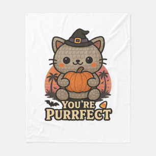 Süße Halloween-Katze mit Kürbis, niedliche Hexe Ki Fleecedecke