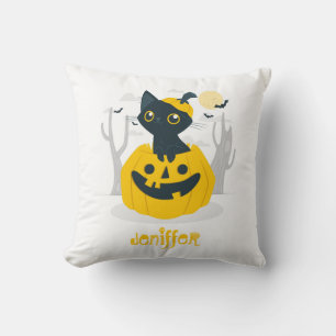Süße Halloween-Katze steigt aus Kürbis-Fledermäuse Kissen
