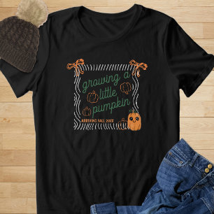 Süße Halloween-Kürbis-Schwangerschaftsankündigung Tri-Blend Shirt