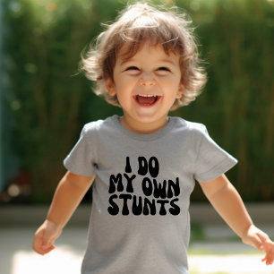 Süße "Ich mache meine eigenen Stunts" Jungen Kleinkind T-shirt