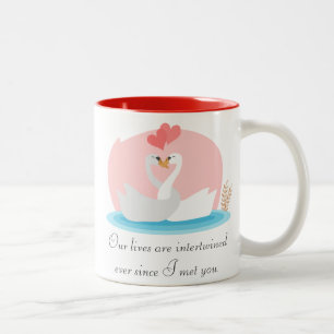 Süße Illustration von Schwänen in Liebe Zweifarbige Tasse