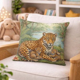 Süße Jaguar-Mama und ihre Jungen Dschungeltiere  Kissen