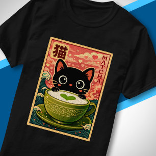 Süße japanische niedliche schwarze Katze trinkt Ma T-Shirt