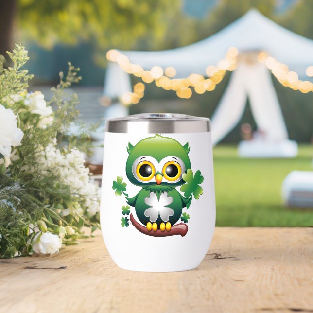 Süße kleine St. Patrick Cartoon-Eule (Hochzeit (gedreht))