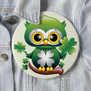 Süße kleine St. Patrick Cartoon-Eule Button