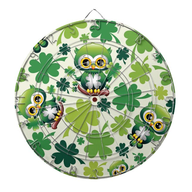 Süße kleine St. Patrick Cartoon-Eule Dartscheibe (vorne)