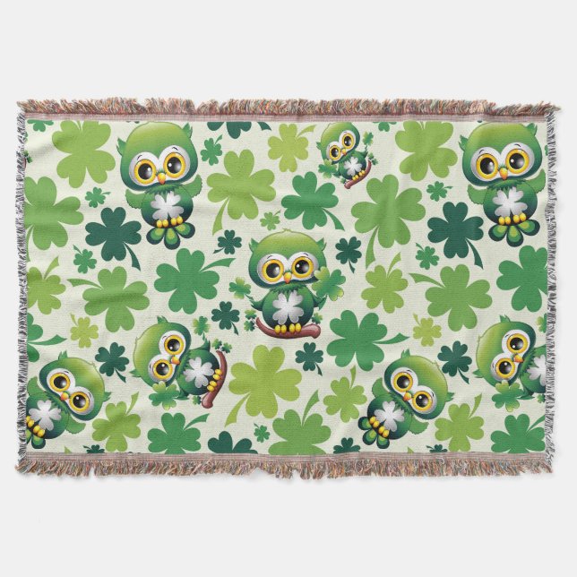 Süße kleine St. Patrick Cartoon-Eule Decke (Vorderseite)