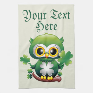 Süße kleine St. Patrick Cartoon-Eule Geschirrtuch