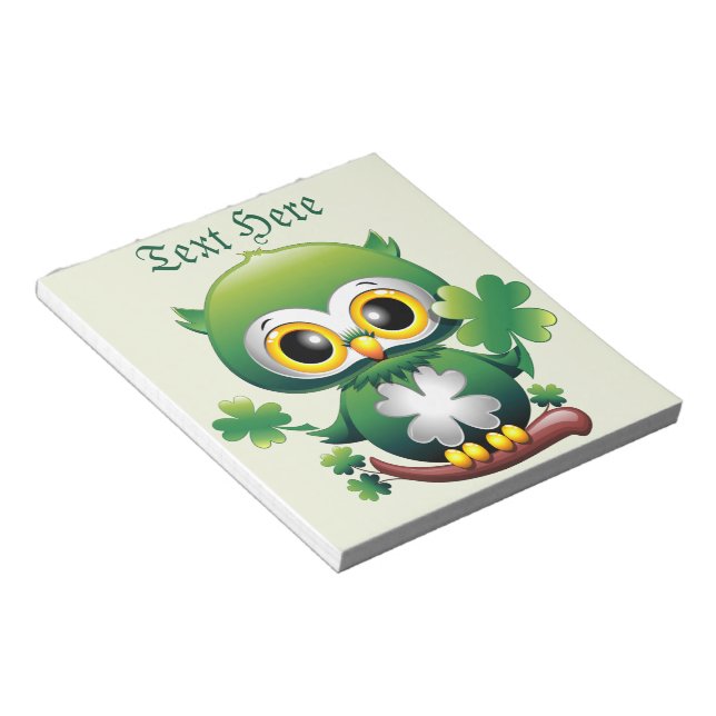 Süße kleine St. Patrick Cartoon-Eule Notizblock (angewinkelt)