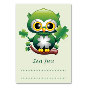 Süße kleine St. Patrick Cartoon-Eule Tischnummer