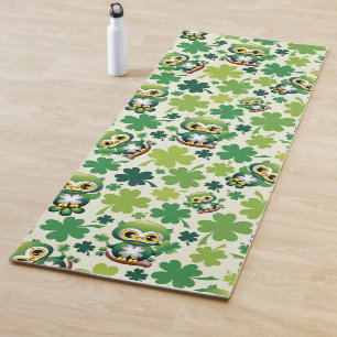 Süße kleine St. Patrick Cartoon-Eule Yogamatte
