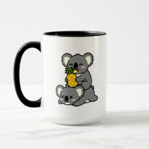 Süße Koalas, die Ananas essen Cartoon-Design Tasse