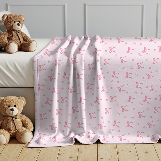 Süße Kokettenbögen und Blüten Fleecedecke (Von Creator hochgeladen)