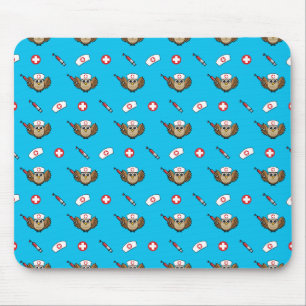 Süße Krankenschwester Eule mit Spritze Cartoon Mousepad
