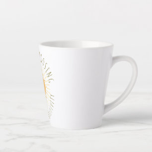 Süße lächelnde Sonne Milchtasse