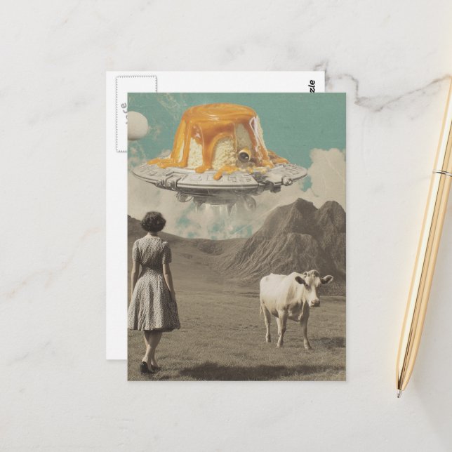 Süße Leckerei Surreal in der Milchweide Retro Postkarte (Vorderseite/Rückseite Beispiel)