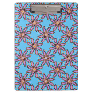 Süße lila Gänseblümchen auf Blau Klemmbrett