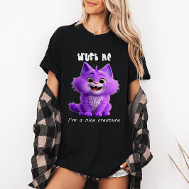 Süße lila Katze | Vertrau mir, ich bin eine nette  T-Shirt