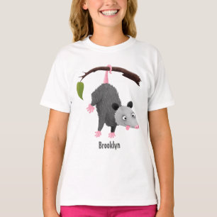 Süße lustige Opossum hängt von Ast Cartoon T-Shirt