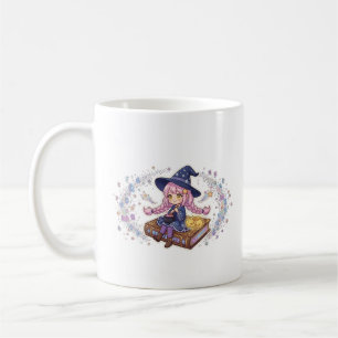 Süße Miniaturhexe lesend auf einem riesigen Zauber Kaffeetasse