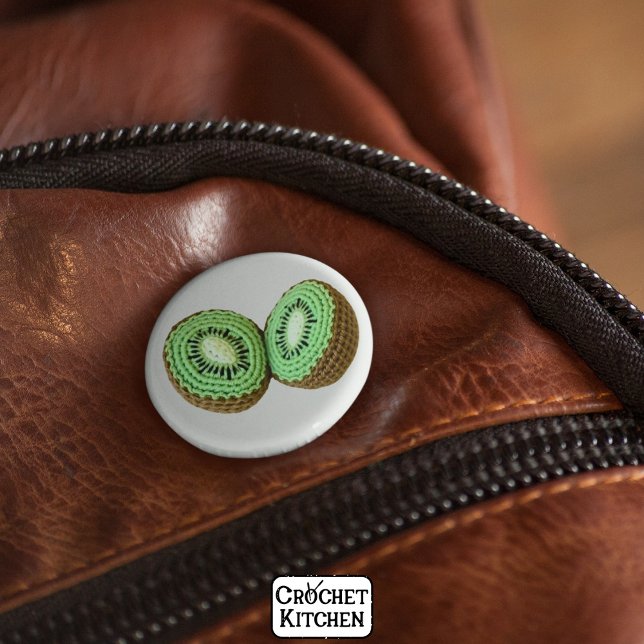 Süße moderne minimalgrüne Crochet Kiwi Frucht Button (Von Creator hochgeladen)
