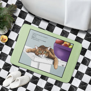 Süße orange getigerte Katze genießt lustiges Warte Badematte