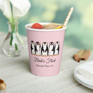 Süße Pinguin-Braut-Junggesellinnenabschied in Rosa Pappbecher
