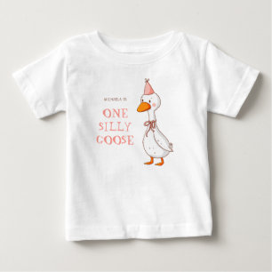 Süße rosa Mädchen-Ein verrückter Gänse-Geburtstag Baby T-shirt