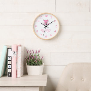 Süße rosa Teetasse Es ist immer Teestunden in de Uhr