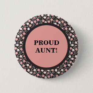Süße rosa weiße Blumen auf braunem Stolz Tante But Button