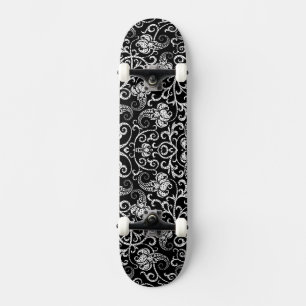 Süße schwarze Dalmatiner-Blumen-Hintergrundgestalt Skateboard