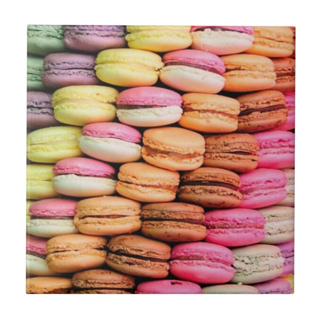 Süße skurrile bunte Macarons Fliese (Vorderseite)