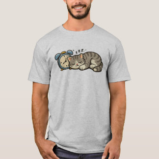 Süße verschlafene Tabby-Katze und Retro-Wecker-Ill T-Shirt
