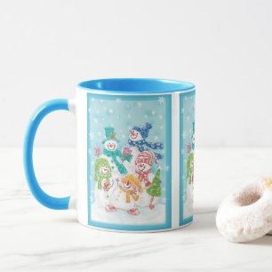 Süße Weihnachts-Schneemannfamilie im Schnee Tasse