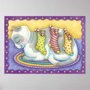 Süße Weihnachtskatze schläft mit Mäusen in Strümpf Poster