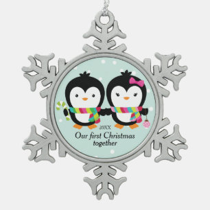 Süssepenguin-Paar-erstes Weihnachten Schneeflocken Zinn-Ornament