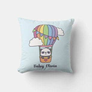 Süßer Baby-Panda im Heißluftballon Kinderzimmer De Kissen