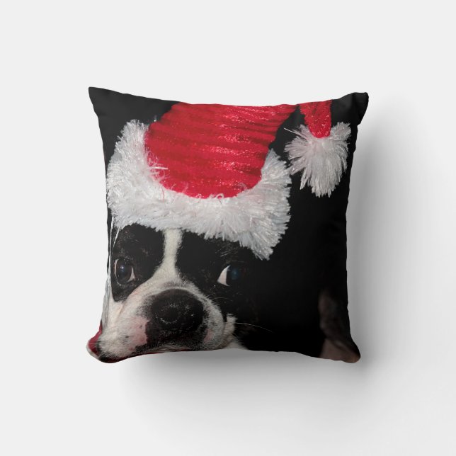 Süßer Boston-Terrier, der eine Weihnachtsmannmütze Kissen (Vorderseite)