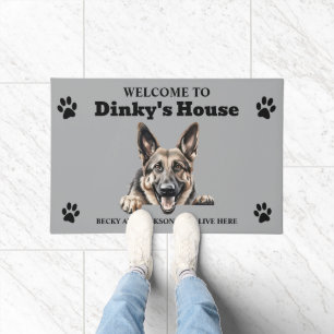 Süßer deutscher Schäferhund Fußmatte