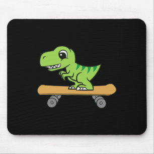 Süßer Dinosaurier Skateboard fährt  Mousepad