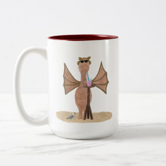 Süßer Drache am Strand Zweifarbige Tasse
